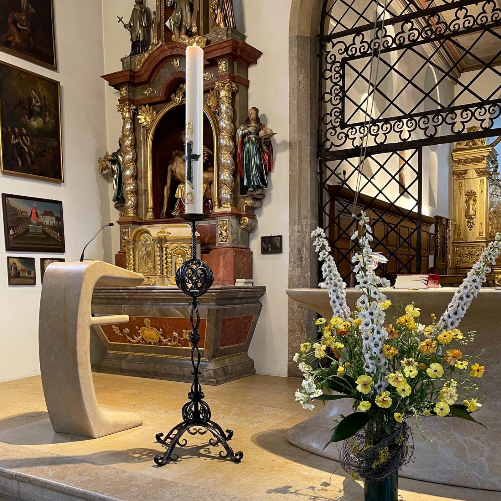 Nouveau chandelier à la chapelle du Vorbourg