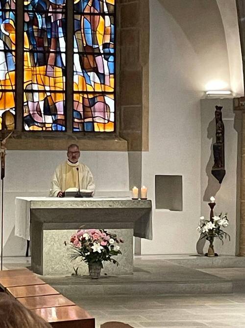  Estavayer-le-Lac : messe avec l’abbé Bernard Miserez, puis visite du couvent des Dominicaines.